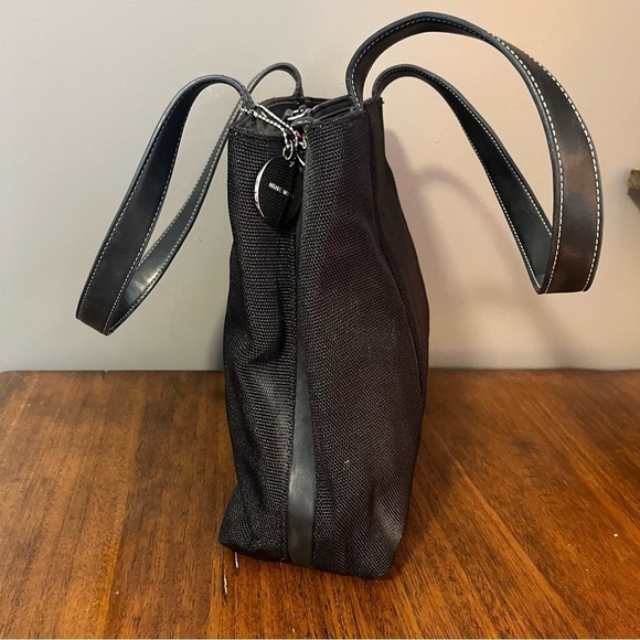 Nine West purse, handbag or shouldered bag. black and nice thick woven material. - Picture 10 of 16